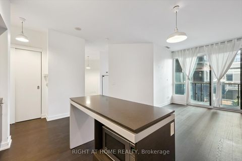 Photo 9 at 418 - 1030 King Street W, Niagara, Toronto
