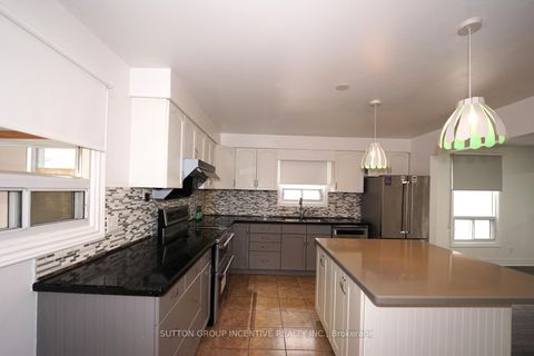 Photo 9 at 7 HURON Street, North Shore, Barrie