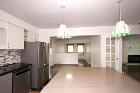 Photo 10 at 7 HURON Street, North Shore, Barrie
