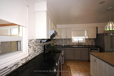Photo 11 at 7 HURON Street, North Shore, Barrie