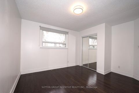 Photo 15 at 7 HURON Street, North Shore, Barrie