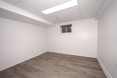 Photo 18 at 7 HURON Street, North Shore, Barrie