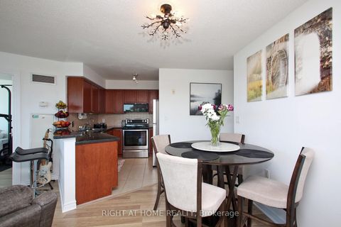 Photo 4 at 505 - 3830 Bathurst Street, Clanton Park, Toronto