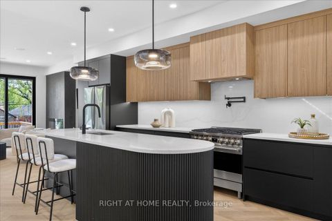 Photo 7 at 15B ROSEMEADE Avenue, Queensway, Toronto