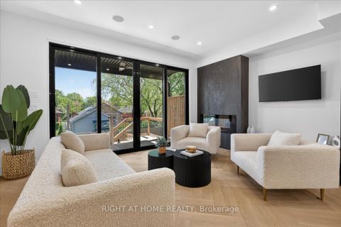 Photo 11 at 15B ROSEMEADE Avenue, Queensway, Toronto