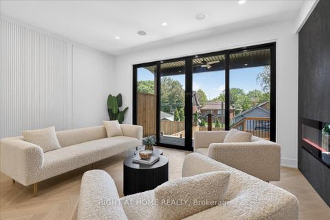 Photo 15 at 15B ROSEMEADE Avenue, Queensway, Toronto