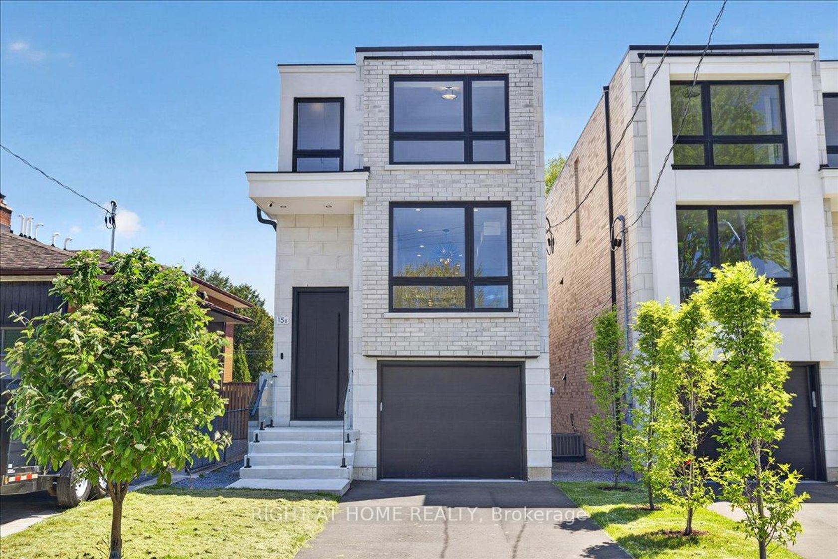 15B ROSEMEADE Avenue, Queensway, Toronto photo number 2