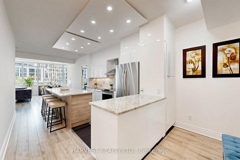 Photo 5 at 380 - 209 Fort York Boulevard, Niagara, Toronto