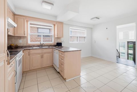 Photo 13 at 55 Picaro Drive, Jane Heights, Toronto
