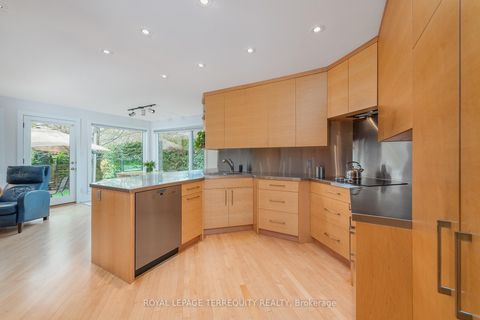 Photo 10 at 496 The Kingsway, Rosethorn, Toronto