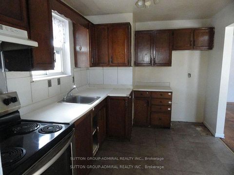 Photo 5 at 205 St Lucie Drive, Humbermede, Toronto