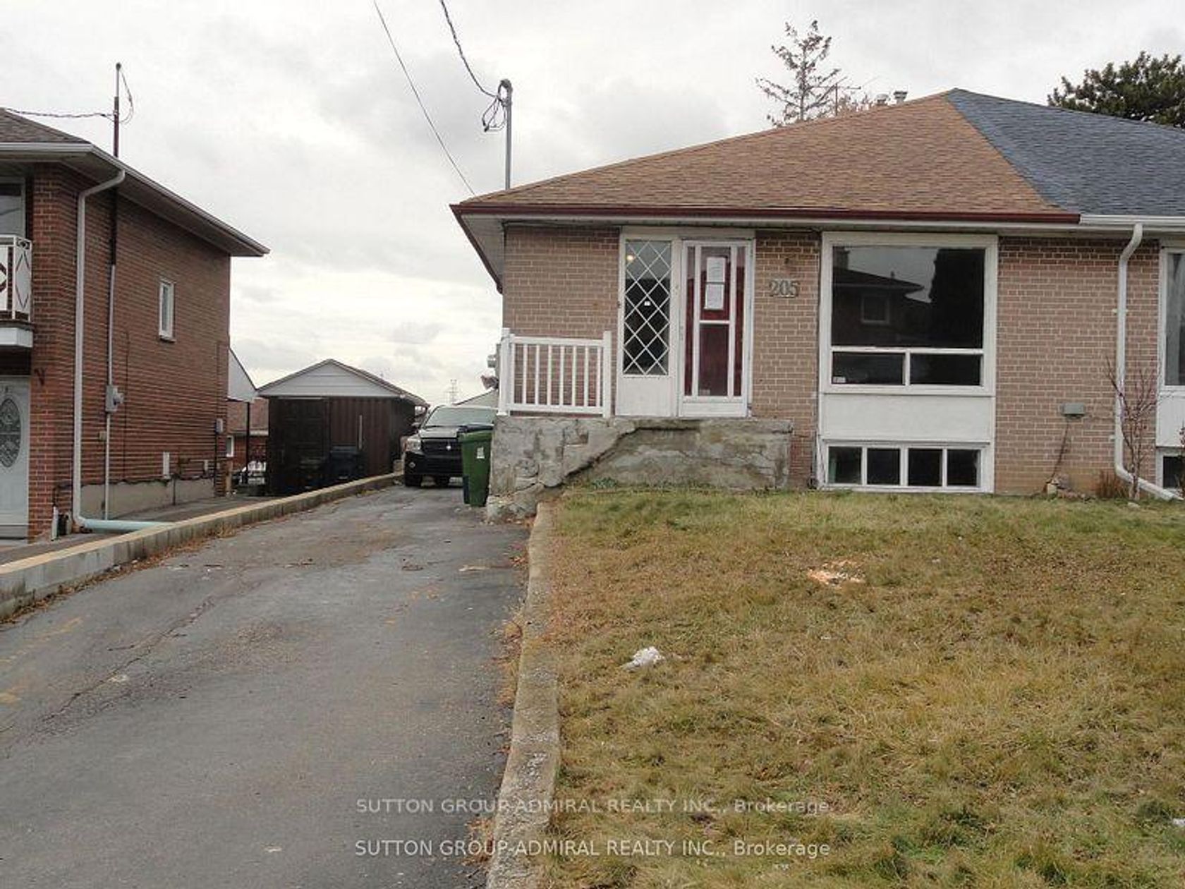 205 St Lucie Drive, Humbermede, Toronto photo number 2