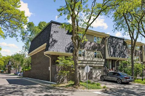 Photo 19 at 31 Flaming Roseway, Willowdale East, Toronto