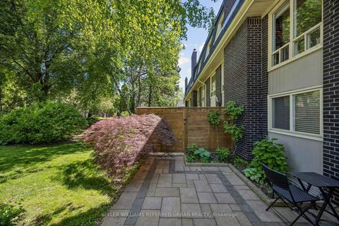Photo 28 at 31 Flaming Roseway, Willowdale East, Toronto