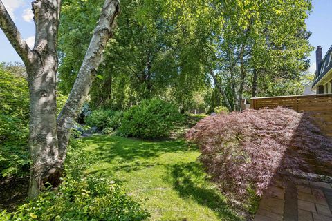 Photo 29 at 31 Flaming Roseway, Willowdale East, Toronto