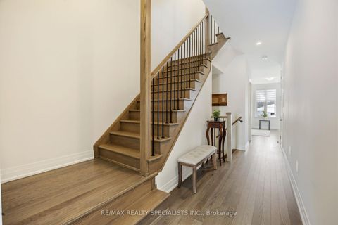 Photo 3 at 324 Laplante Street, Summerhill Estates, Newmarket