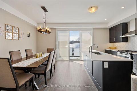 Photo 9 at 324 Laplante Street, Summerhill Estates, Newmarket