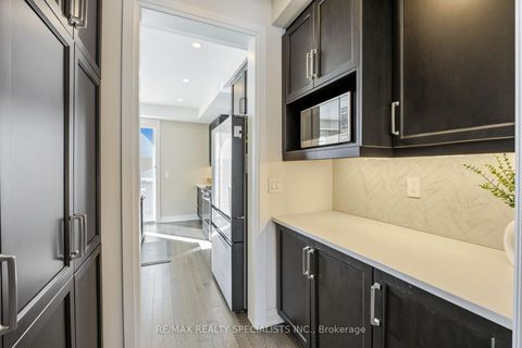 Photo 12 at 324 Laplante Street, Summerhill Estates, Newmarket