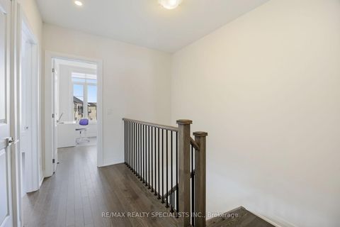 Photo 18 at 324 Laplante Street, Summerhill Estates, Newmarket