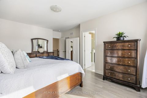 Photo 22 at 324 Laplante Street, Summerhill Estates, Newmarket