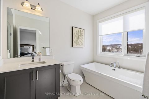 Photo 23 at 324 Laplante Street, Summerhill Estates, Newmarket