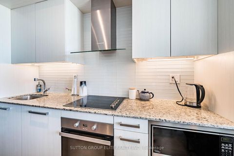 Photo 12 at 814 - 3018 Yonge Street, Lawrence Park South, Toronto