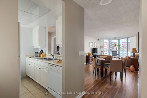Photo 3 at 411 - 7 Concorde Place, Don Mills, Toronto