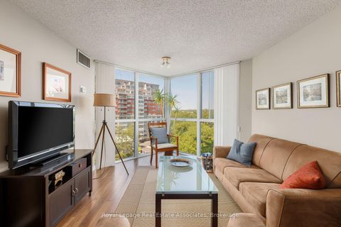 Photo 7 at 411 - 7 Concorde Place, Don Mills, Toronto