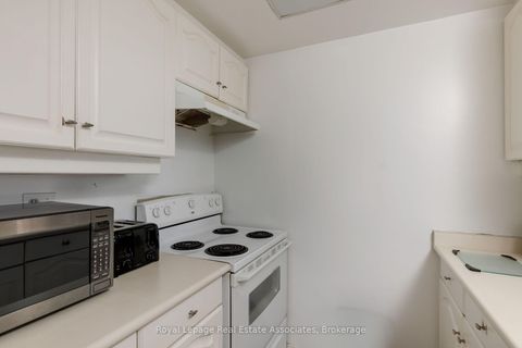 Photo 14 at 411 - 7 Concorde Place, Don Mills, Toronto