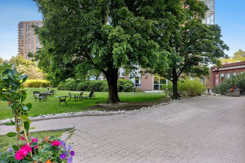 Photo 33 at 411 - 7 Concorde Place, Don Mills, Toronto