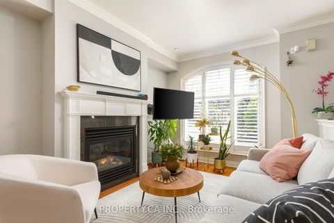 Photo 1 at 9 Leaves Terrace, Queensway, Toronto