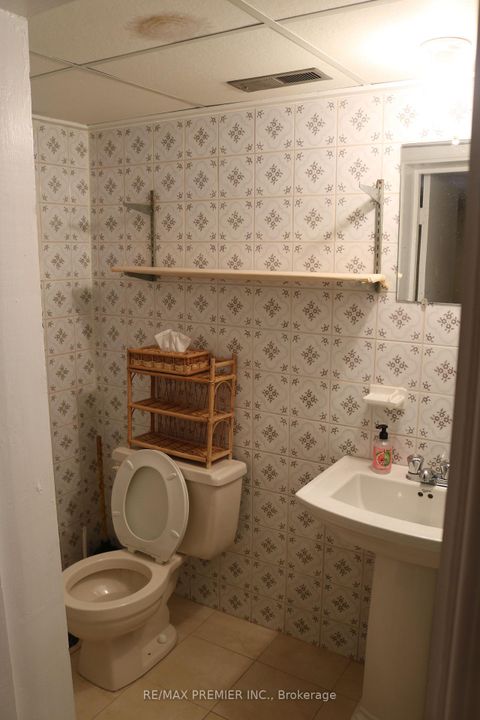 Photo 20 at 221 Cocksfield Avenue, Bathurst Manor, Toronto