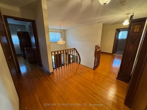 Photo 4 at 29 Ernest Avenue, Pleasant View, Toronto