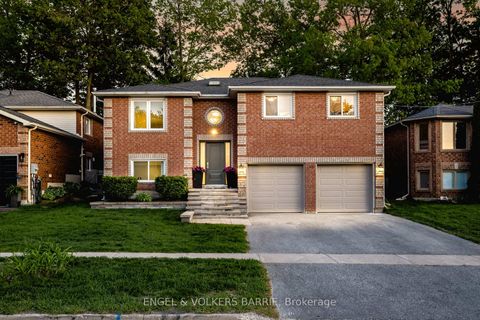 Photo 1 at 560 Leacock Drive, Northwest, Barrie