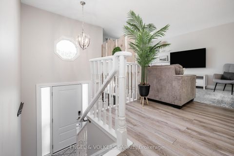 Photo 4 at 560 Leacock Drive, Northwest, Barrie