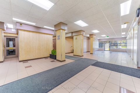 Photo 4 at 511 - 3380 Eglinton Avenue E, Scarborough Village, Toronto