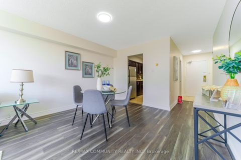 Photo 11 at 511 - 3380 Eglinton Avenue E, Scarborough Village, Toronto