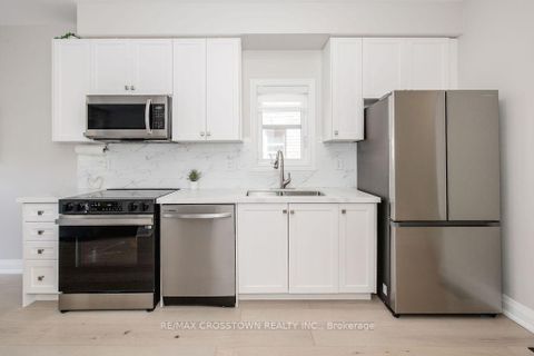Photo 4 at 18 Deneb Street, Ardagh, Barrie