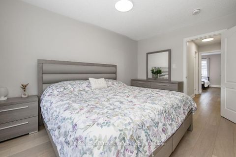 Photo 11 at 18 Deneb Street, Ardagh, Barrie