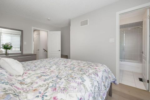 Photo 12 at 18 Deneb Street, Ardagh, Barrie