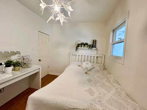Photo 12 at 36 Fourteenth Street, New Toronto, Toronto