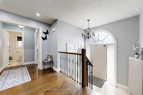 Photo 2 at 87 Autumn Way, Aurora Heights, Aurora