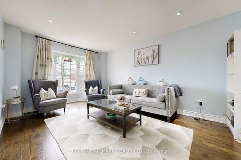 Photo 4 at 87 Autumn Way, Aurora Heights, Aurora