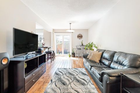 Photo 11 at 64 - 165 Kozlov Street, West Bayfield, Barrie