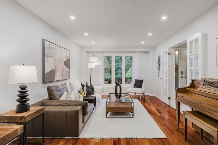 Photo 6 at 4 McPhail Court, Buttonville, Markham