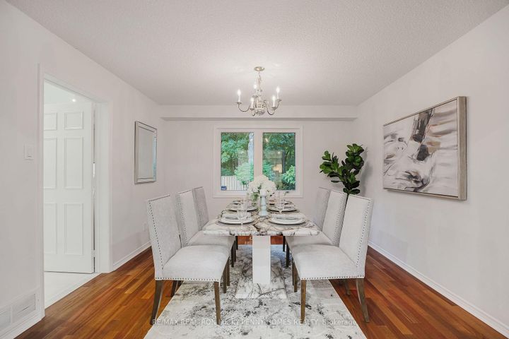 Photo 8 at 4 McPhail Court, Buttonville, Markham