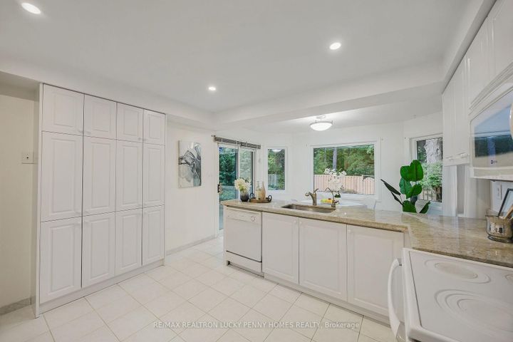 Photo 9 at 4 McPhail Court, Buttonville, Markham