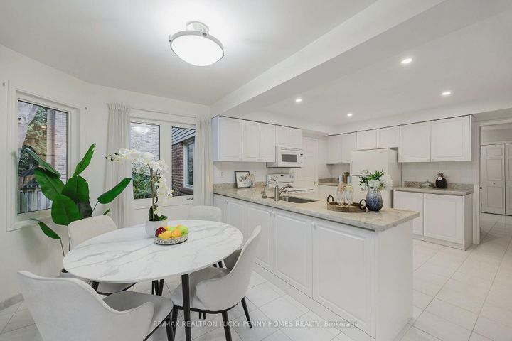 Photo 11 at 4 McPhail Court, Buttonville, Markham