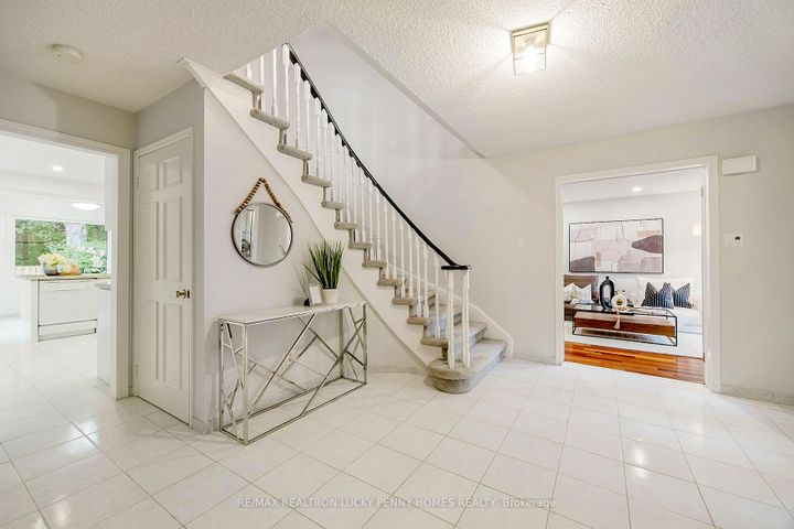 Photo 14 at 4 McPhail Court, Buttonville, Markham