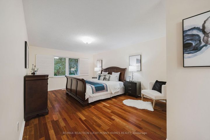 Photo 18 at 4 McPhail Court, Buttonville, Markham